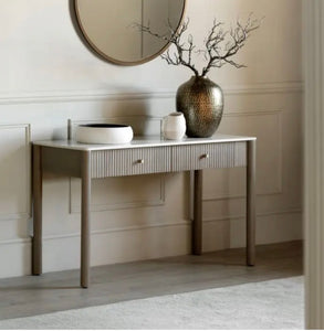 Marni Console