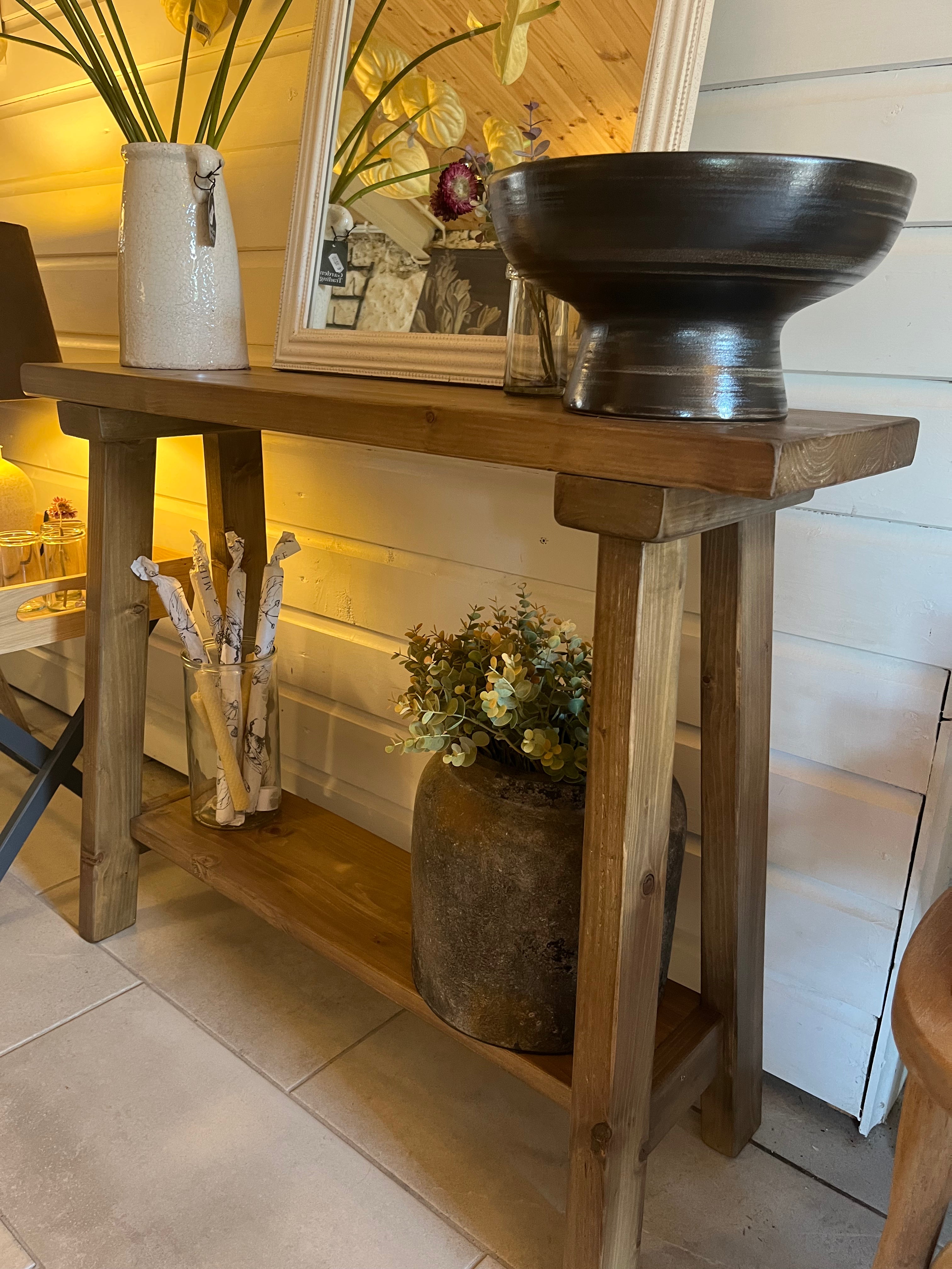 Farmhouse Console w Shelf